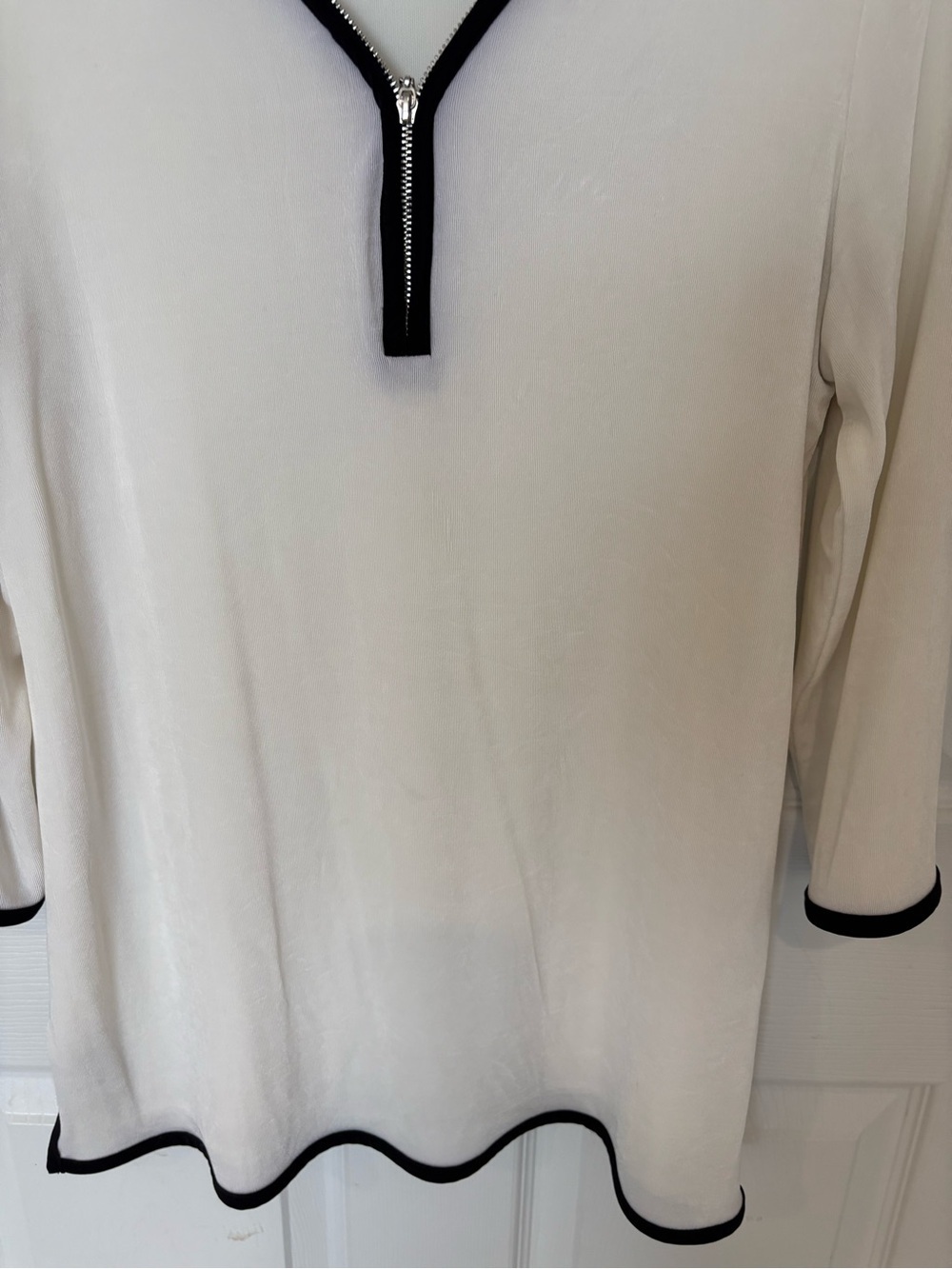Seidensticker Cream V-Neck Blouse with Black Trim - Picture 3 of 4